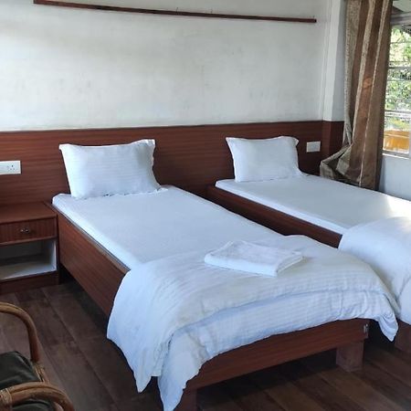 Peit Them Resort Mawlynnong Exteriör bild