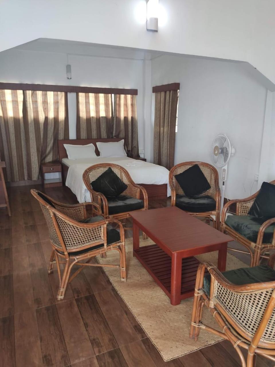 Peit Them Resort Mawlynnong Exteriör bild